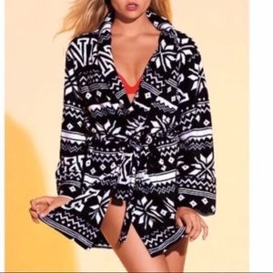 PINK Snowflake Y2K Robe Small